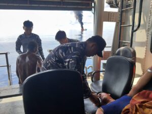 TNI AL Selamatkan 27 ABK KM Sinar Mas Alami Kebakaran