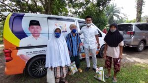 KADIN Batu Bara Berbagi Sembako Ke Warga Miskin