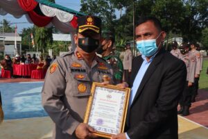 Kapolres Batu Bara Beri Reward Kepada Tokoh Masyarakat dan Personil Polri-TNI 