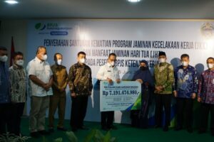 Ahli Waris Mantan Dirut Bank Simut Dapat Santunan Rp. 7,1 M