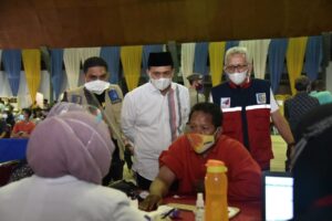 Bupati Batu Bara Tinjau Pelaksanaan Vaksinasi Massal di Gor Inalum