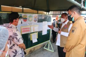 Kepala BNPB Ganip Warsito Berikan Bantuan Vitamin di Medan Area