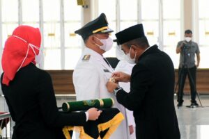 Bupati dan Wakil Bupati Labuhan Batu Dilantik