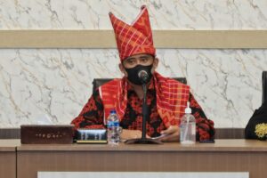 Bobby Minta Direksi BUMD Buktikan Kemampuan