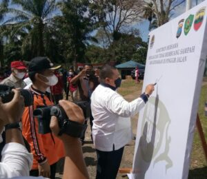 Bupati Dolly : Jadikan Momen World Cleanup Day Tapsel Bebas Sampah