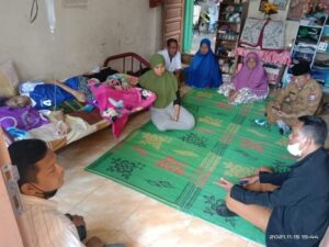 Plt.Wali Kota Tanjungbalai Jenguk Nelayan Sakit