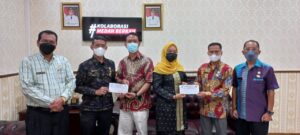 PUD Pasar Medan Lunasi THR Karyawan Muslim Rp 1,3 M dan Bayar THR Karyawan Nasrani 