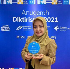 Kepala Humas, Promosi, dan Protokoler USU Raih Gelar Insan Humas Terpopuler