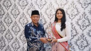 Putri Tanjungbalai Peraih Award Best Talent Putri Pariwisata Sumut 2022 Diterima Plt Wali Kota