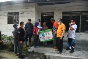 Blusukan di Desa Kwala Gunung, Bupati Zahir Beri Bantuan Bedah Rumah