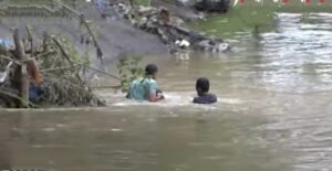 Digerebek Polisi, Pengguna Narkoba Terjun Ke Sungai 