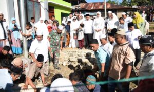 Bupati Dolly Sholat Idul Adha Bersama Masyarakat Pintu Padang