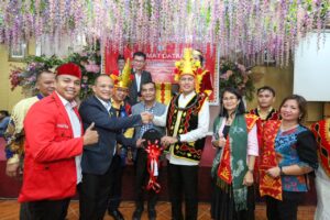 Musa Rajekshah Bantu Mobil Ambulans Warga Nias