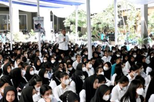 Edy Rahmayadi Motivasi Ribuan Mahasiswa Institut Kesehatan Helvetia