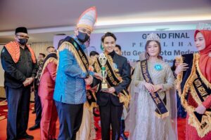 Bobby Nasution Dinobatkan Ayah GenRe Kota Medan