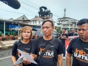 Forum Wartawan Pemprov Sumut Bagi Brosur Sosialiasi Pemutihan Denda PKB di Kota Siantar