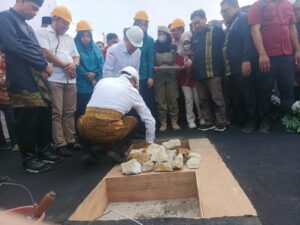 Ribuan Masyarakat Saksikan Peletakan Batu Pertama Pembangunan Kantor Bupati Batu Bara