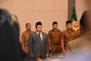 Bupati Dolly Pasaribu Lantik 37 Pejabat Administrator, Kepala Puskesmas dan Kepsek