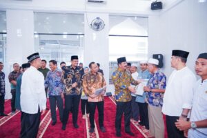 Menteri ATR/BPN dan Wali Kota Bobby Serahkan Sertifikat Rumah Ibadah