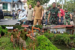 Bobby Nasution Pimpin Aksi Pembersihan Sungai Sikambing