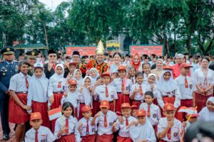 Pakaian Nias dan Melayu Menarik Perhatian Masyarakat