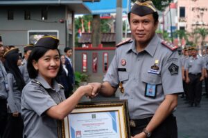 Kakanwil Kemenkumham Sumut Imam Suyudi Beri Apresiasi Pegawai Teladan.