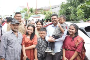 Bobby Nasution Safari Natal di GBKP Selayang,Serahkan Bantuan.