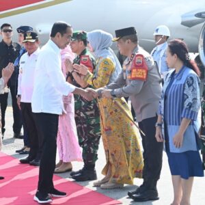 Kapolda Irjen Pol Agung Setya Imam Effendi Sambut Presiden Jokowi Kunker di Sumut.