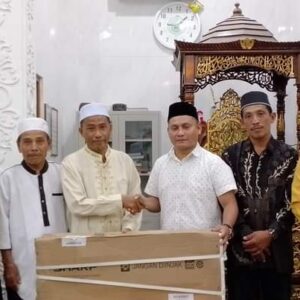 Kades Pahang Salurkan Bantuan AC ke Masjid Al-Hijratul A-Zhom.
