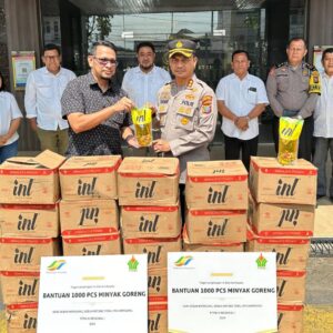 PalmCo Regional 1 Distrik Deli Serdang II Bagi Ribuan Paket Minyak Goreng.