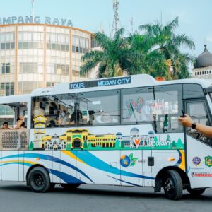 Bobby Nasution Luncurkan Bus Wisata Gratis.