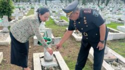 HBP Ke-60, Kalapas Binjai Theo Adrianus Bersama Istri Ziarah ke TMP Bukit Barisan.