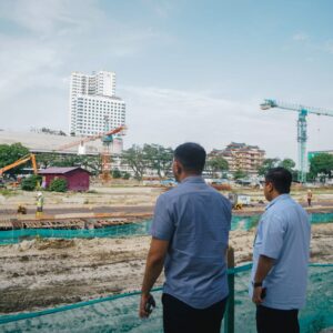 Pj.Sekda Medan Topan Ginting Cek Progres Pembangunan Lapangan Merdeka.