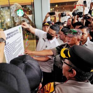 Nunggak Pajak 250 M, Mall Center Point Medan Disegel.