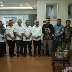 Bupati Asahan H. Surya Terima KPU Kabupaten Asahan.