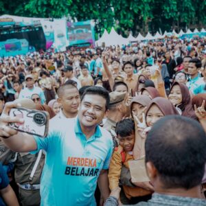 Bobby : Bentuk Klub Olahraga dan Grup Seni Setiap Sekolah.