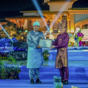 Gemes Tiga Kali Masuk Event Terbaik Nasional, Bobby Nasution Raih Penghargaan Menparekraf.