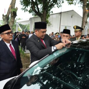 Bobby Nasution Pasang Stiker Parkir Berlangganan di Hari Jadi Kota Medan Ke 434.