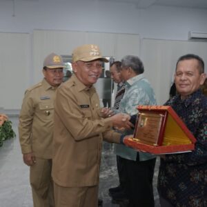 Bupati Asahan, H. Surya Pimpin Apel Gabungan.