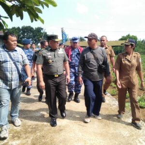 Danlanud Soewondo Kolonel Pnb Enrico Hutadjulu Dampingi Staf Ahli Panglima TNI Tinjau Program Ketahanan Pangan di Namorambe.