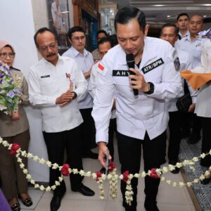 Menteri AHY Resmikan Si Kanjeng, Ruang Situasi dan Informasi BPN Jawa Tengah.