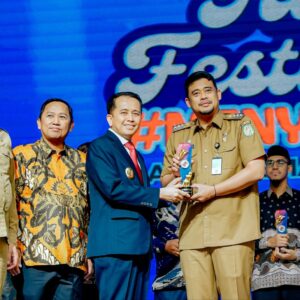Bobby Nasution Raih Penghargaan Tokoh Penggiat Koperasi Sumut.