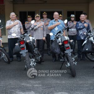 Bupati Asahan Taufik ZA, Serahkan 4 Unit Sepeda Motor ke Polres Asahan