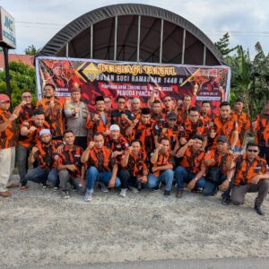Ramadhan Berbagi : PAC PP Medang Deras Bagikan Takjil Gratis