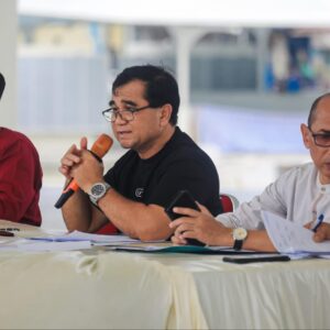 Bobby Nasution dan Rico Waas Sholat Idulfitri di Lapangan Merdeka