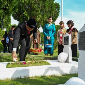 HUT Ke-77 Provinsi Sumut, Gubernur Bobby Nasution Pimpin Ziarah ke Makam Pahlawan