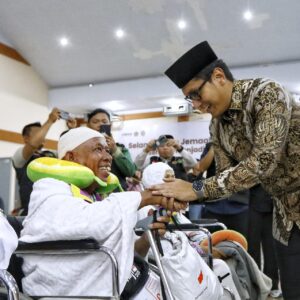 Rico Waas Lepas 239 Jemaah Calon Haji Kota Medan