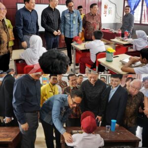 Wali Kota Medan Rico Waas dan Dubes Tiongkok Tinjau Pemberian MBG