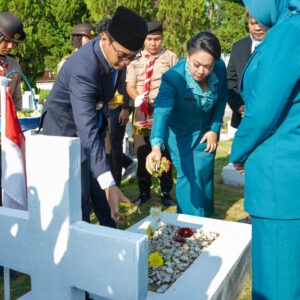 HUT Ke-435 Medan, Rico Waas Pimpin Ziarah ke Taman Makam Pahlawan Bukit Barisan.