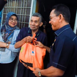 Wakil Walikota Medan Zakiyuddin Harahap Serahkan Bantuan Korban Puting Beliung